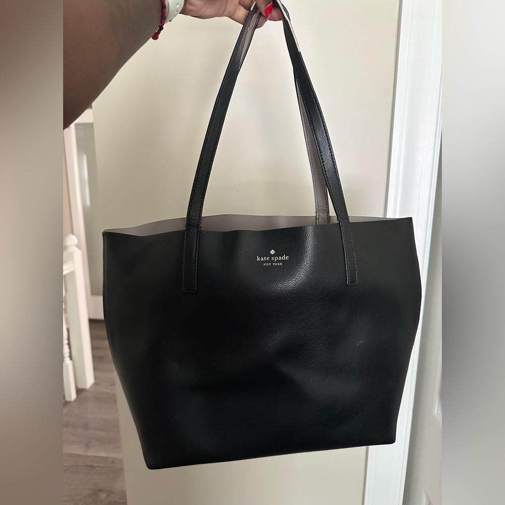 KATE SPADE- Reversable Leather Tote